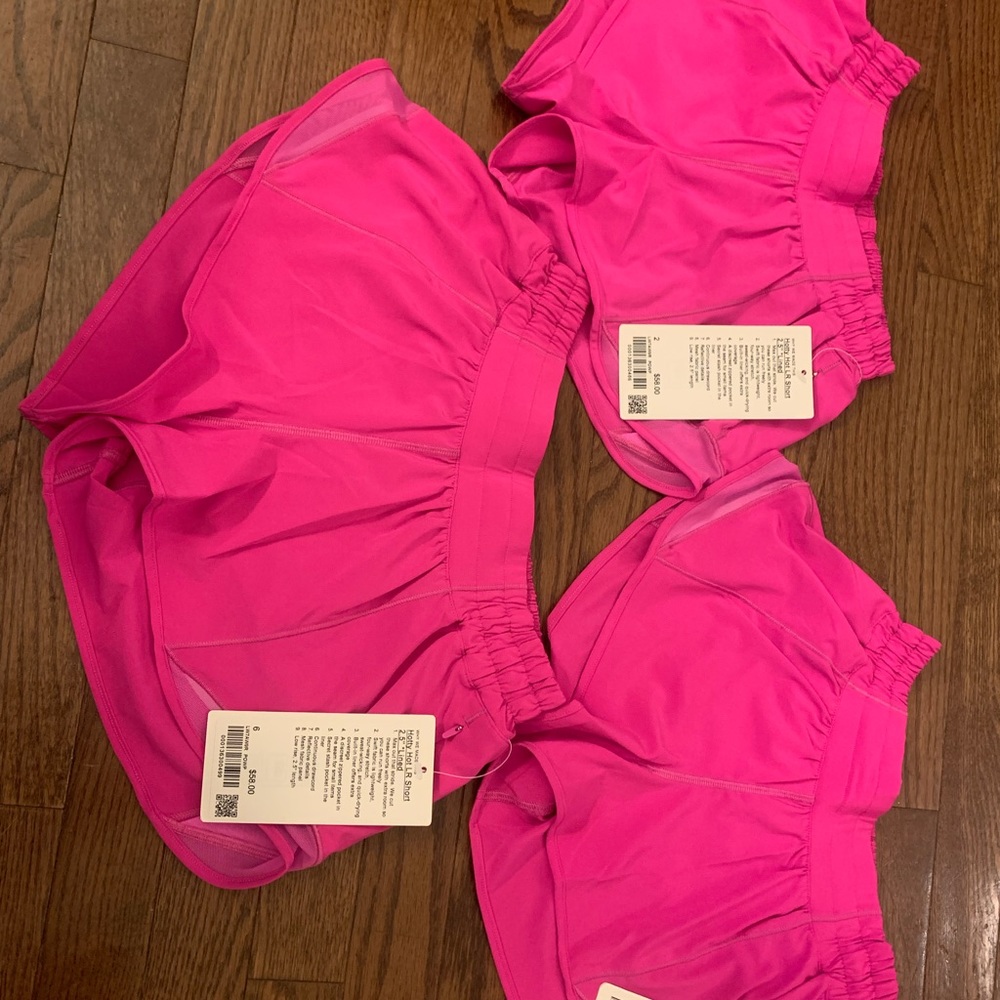 NWT Lululemon Hotty Hot Pow Pink 2.5” Shorts ✨